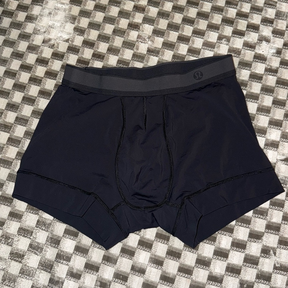 NEVER WORN LULULEMON BOXER BRIEFS